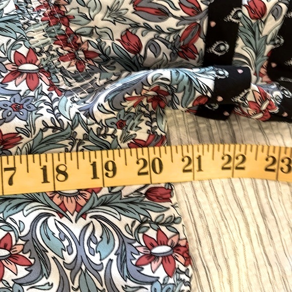 Loft Floral Double Flutter Sleeve Blouse - Picture 7 of 8